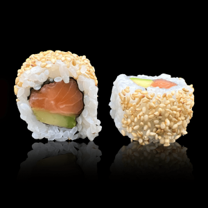 0026 salmon avocado roll